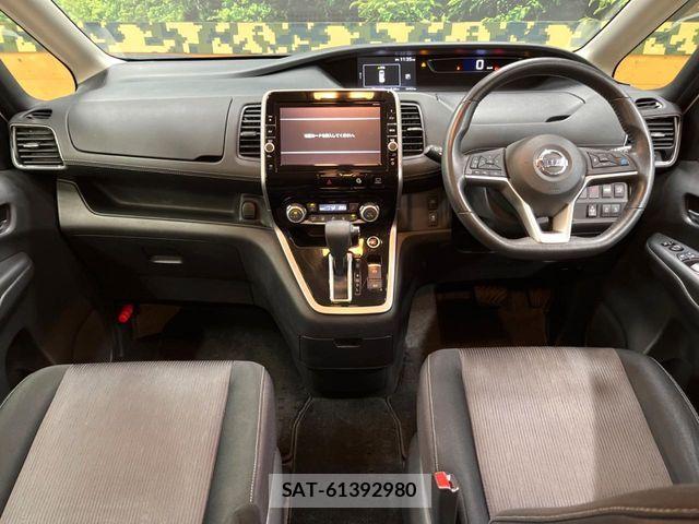Nissan SERENA 2017-12 5878169-1