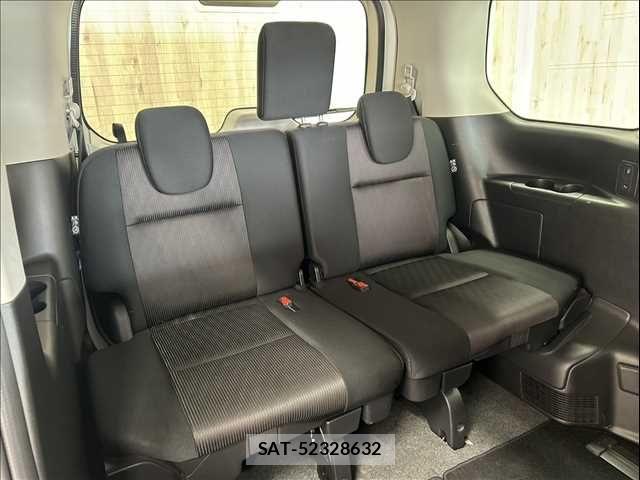 Nissan SERENA 2017-09 5878291-12