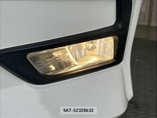 Nissan SERENA 2017-09 5878291-16