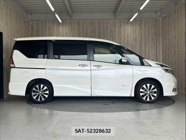 Nissan SERENA 2017-09 5878291-20
