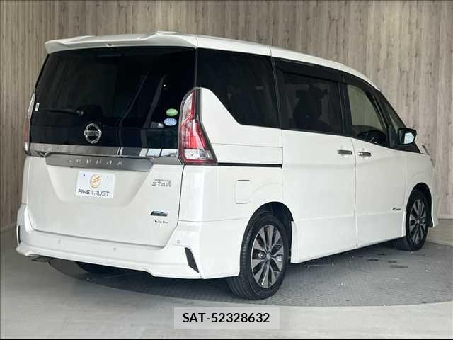 Nissan SERENA 2017-09 5878291-22