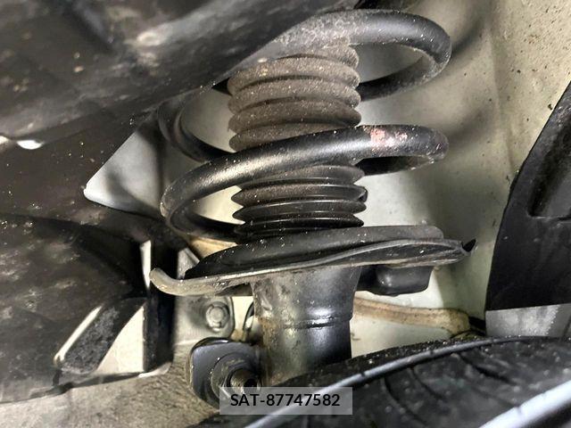 Nissan SERENA 2016-10 5878221-19