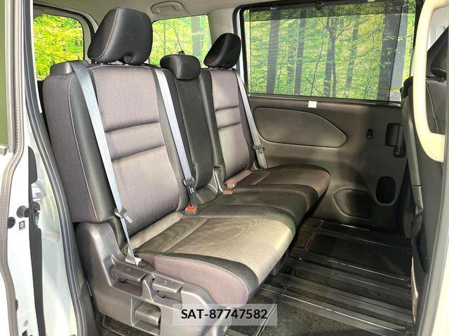 Nissan SERENA 2016-10 5878221-8