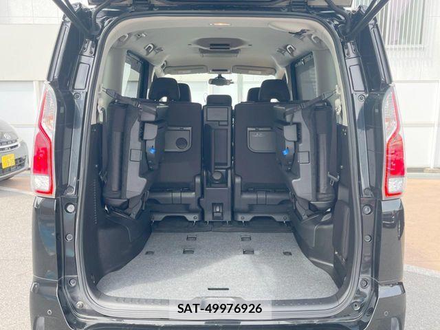 Nissan SERENA 2018-03 5878160-9