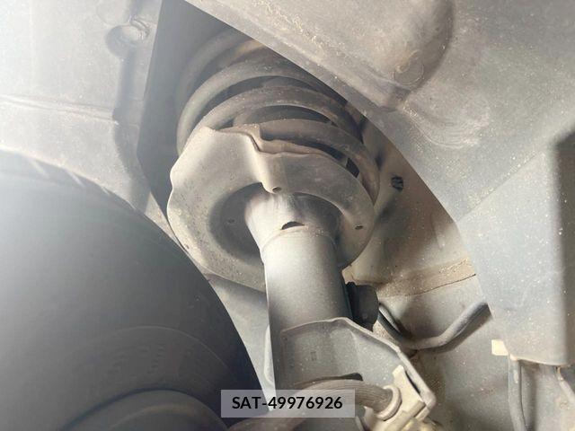 Nissan SERENA 2018-03 5878160-18
