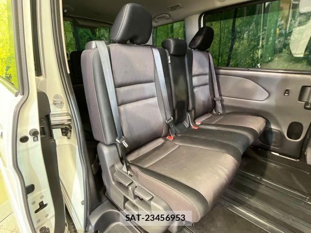 Nissan SERENA 2017-05 5878222-9