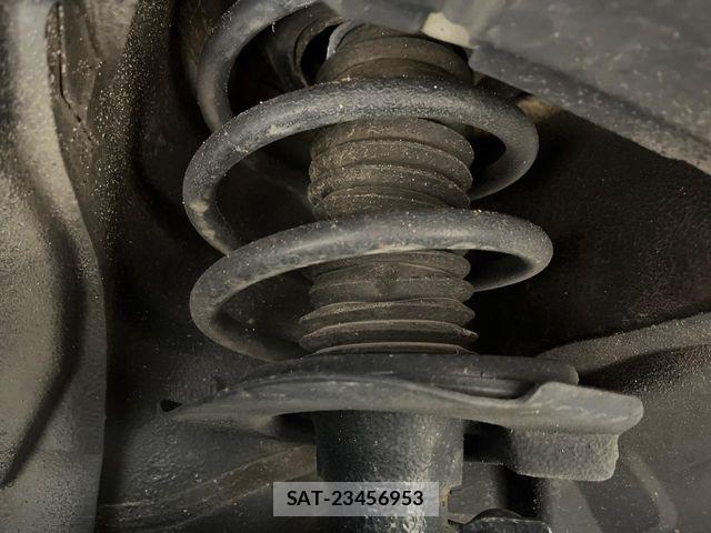 Nissan SERENA 2017-05 5878222-19