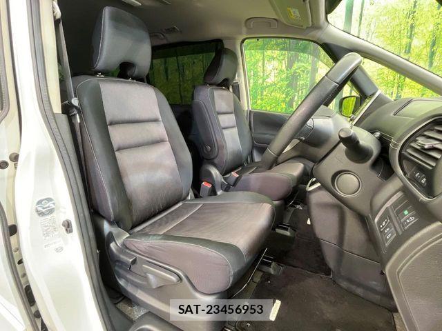 Nissan SERENA 2017-05 5878222-8