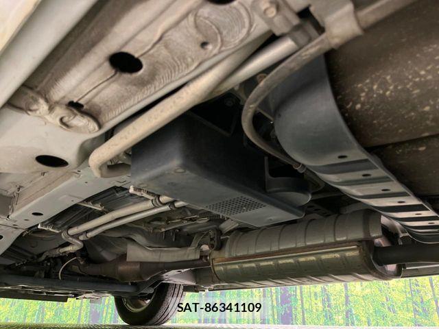 Nissan SERENA 2015-01 5878288-19
