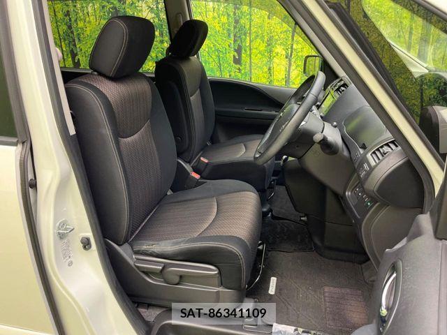 Nissan SERENA 2015-01 5878288-7