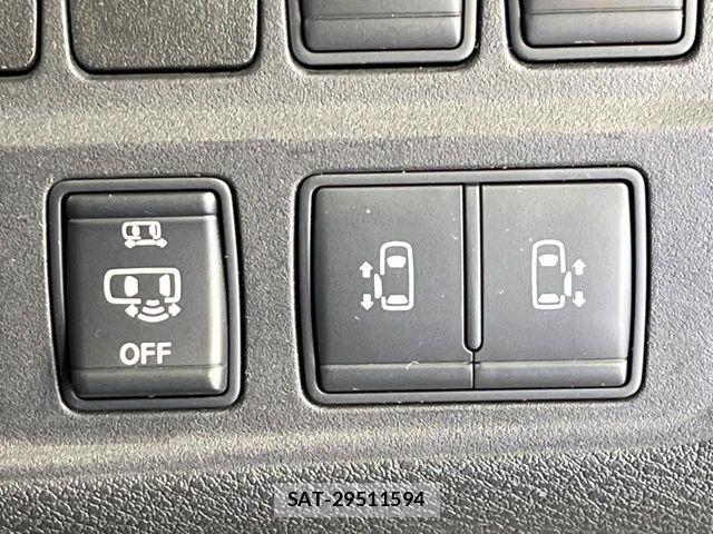 Nissan SERENA 2017-01 5878241-2