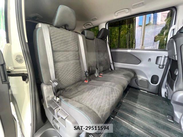 Nissan SERENA 2017-01 5878241-8
