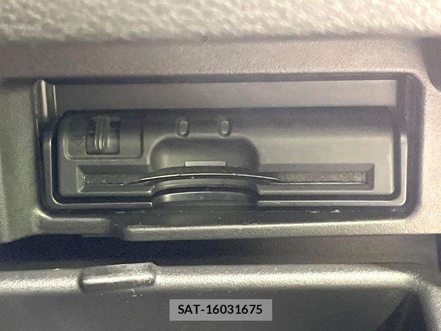 Nissan SERENA 2018-10 5878125-6