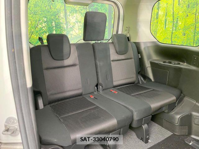 Nissan SERENA 2018-03 5878199-9
