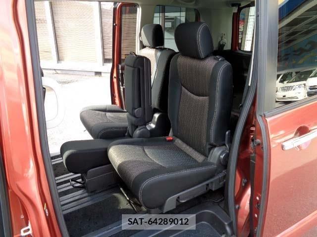Nissan SERENA 2016-02 5878292-17