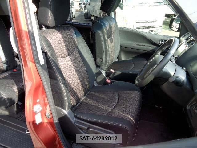 Nissan SERENA 2016-02 5878292-4