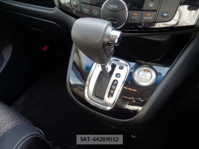 Nissan SERENA 2016-02 5878292-8
