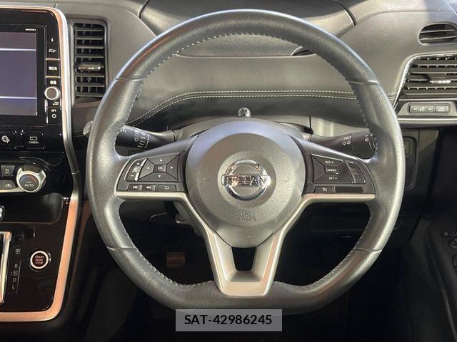 Nissan SERENA 2017-03 6018173-11