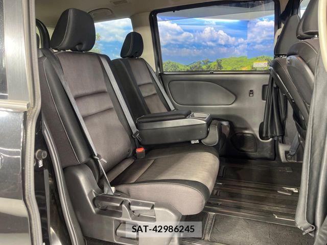Nissan SERENA 2017-03 6018173-8