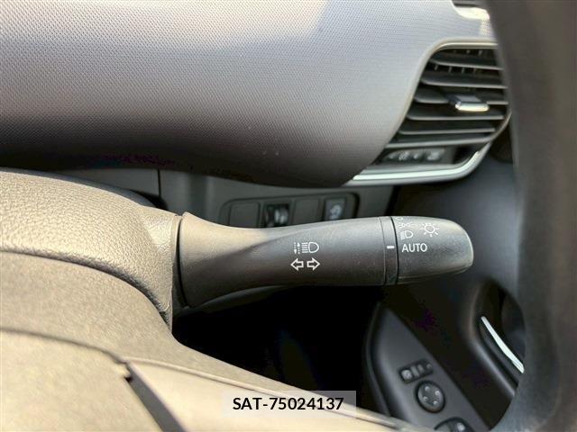 Nissan SERENA 2018-09 6219424-22
