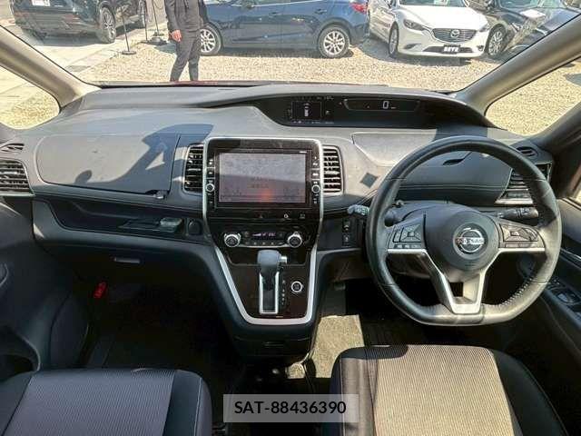 Nissan SERENA 2017-03 6219445-1
