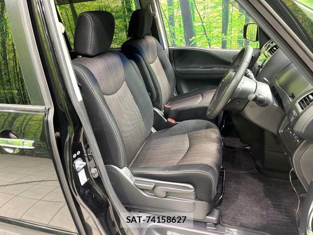 Nissan SERENA 2016-02 6219436-7