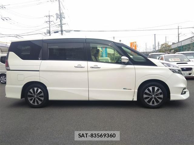 Nissan SERENA 2018-05 6219434-2