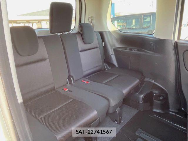Nissan SERENA 2016-11 6247341-10