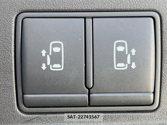 Nissan SERENA 2016-11 6247341-3