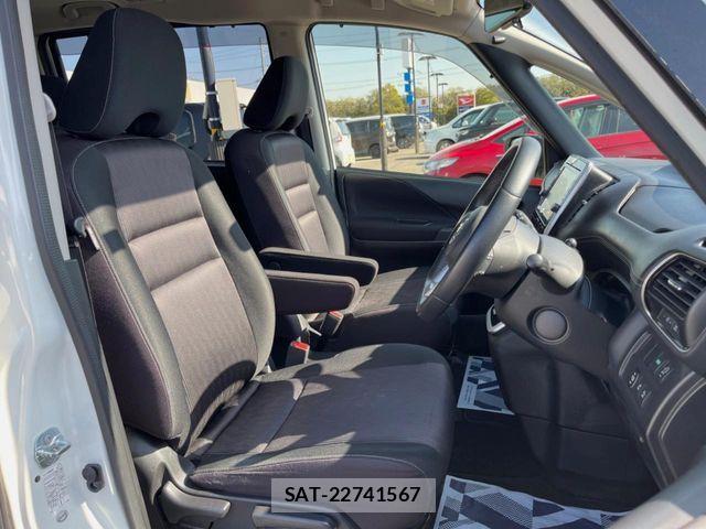Nissan SERENA 2016-11 6247341-8
