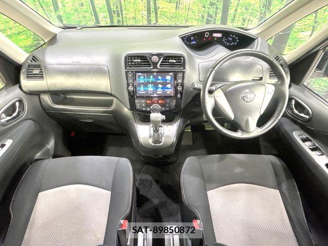Nissan SERENA 2014-02 6247350-1