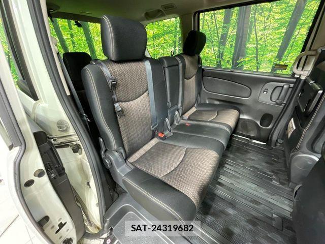 Nissan SERENA 2015-03 6247345-8