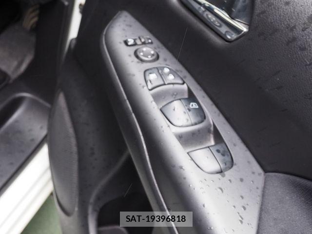 Nissan SERENA 2017-04 6247339-7