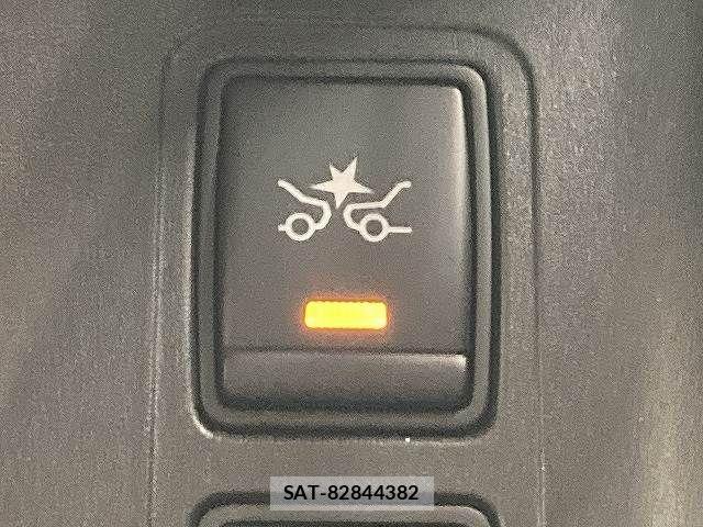 Nissan SERENA 2016-10 6277287-9