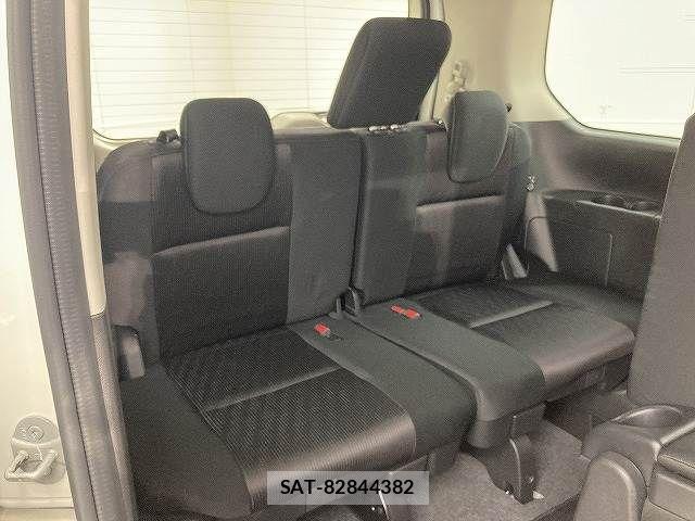 Nissan SERENA 2016-10 6277287-6