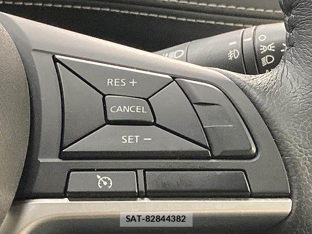 Nissan SERENA 2016-10 6277287-7