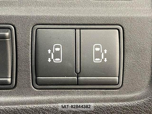 Nissan SERENA 2016-10 6277287-8