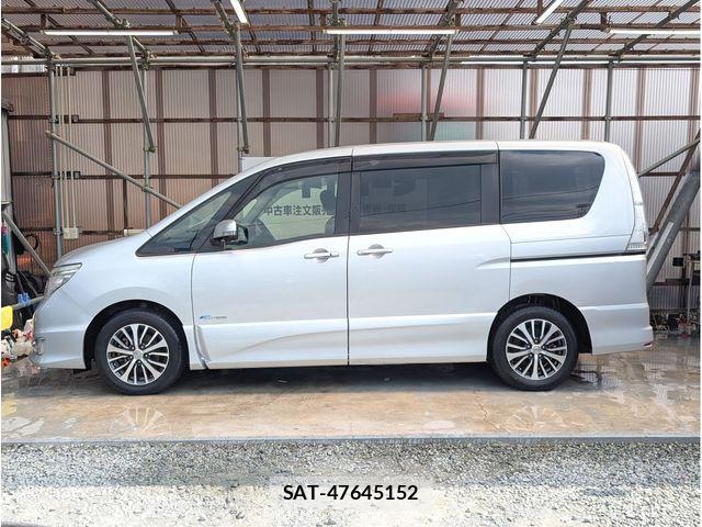 Nissan SERENA 2015-11 6304612-1