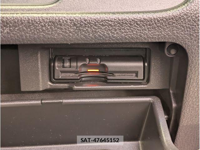 Nissan SERENA 2015-11 6304612-23