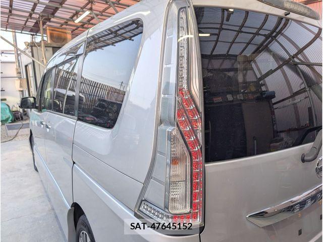 Nissan SERENA 2015-11 6304612-25