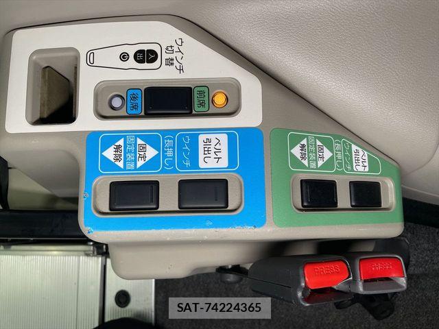 Nissan SERENA 2019-02 6502995-11
