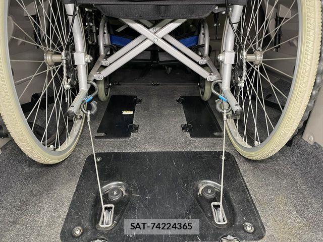 Nissan SERENA 2019-02 6502995-13