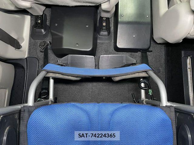 Nissan SERENA 2019-02 6502995-16