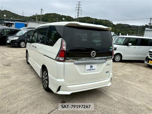 Nissan SERENA 2017-09 6546808-12