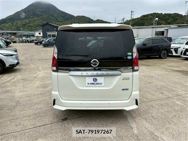 Nissan SERENA 2017-09 6546808-13