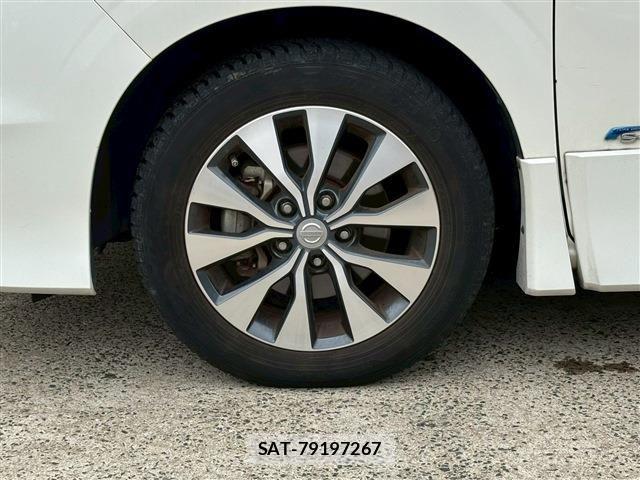 Nissan SERENA 2017-09 6546808-15