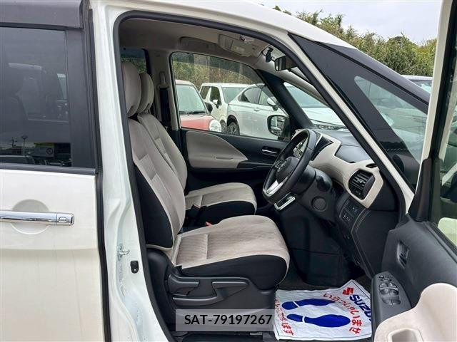 Nissan SERENA 2017-09 6546808-16