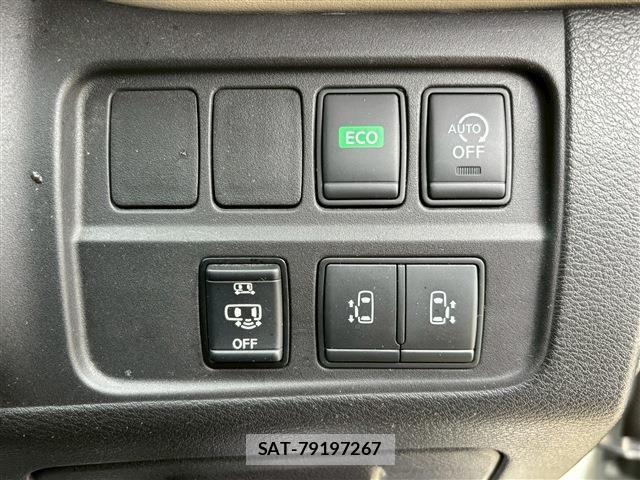 Nissan SERENA 2017-09 6546808-18