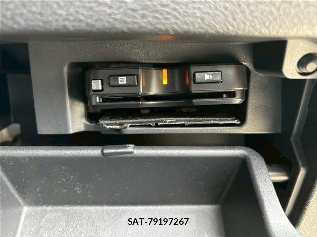 Nissan SERENA 2017-09 6546808-19