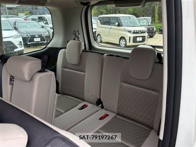 Nissan SERENA 2017-09 6546808-5